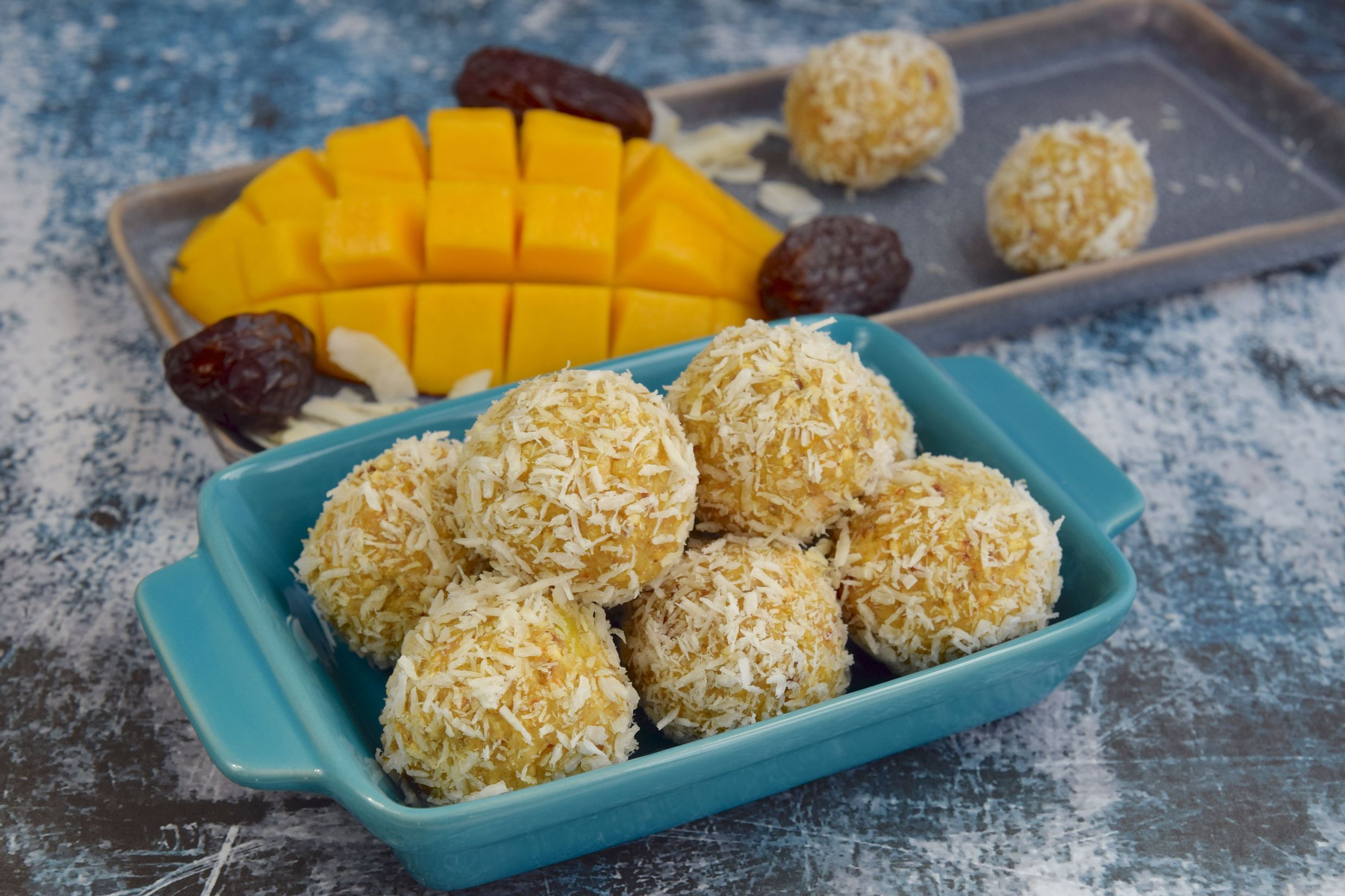Kokos-Mango-Energy Balls